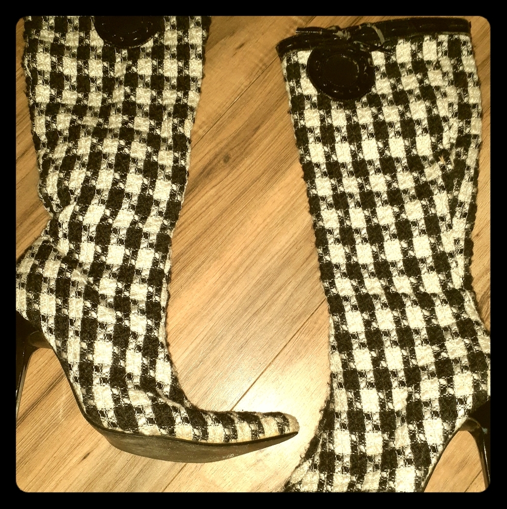 Houndstooth Boots 9